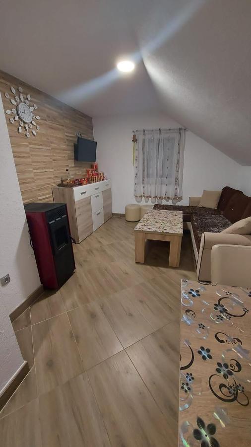 Apartment Slap Rakovica Exterior photo