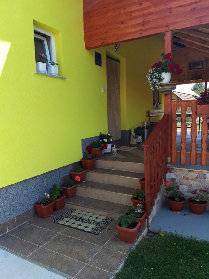 Apartment Slap Rakovica Exterior photo
